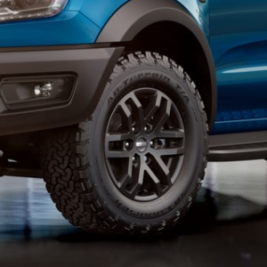 Disk iz lahke zlitine 17" 6 x 2 kraka, siv